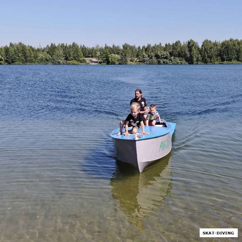 Ныряли с берега, с лодки, в прозрачную и не очень воду