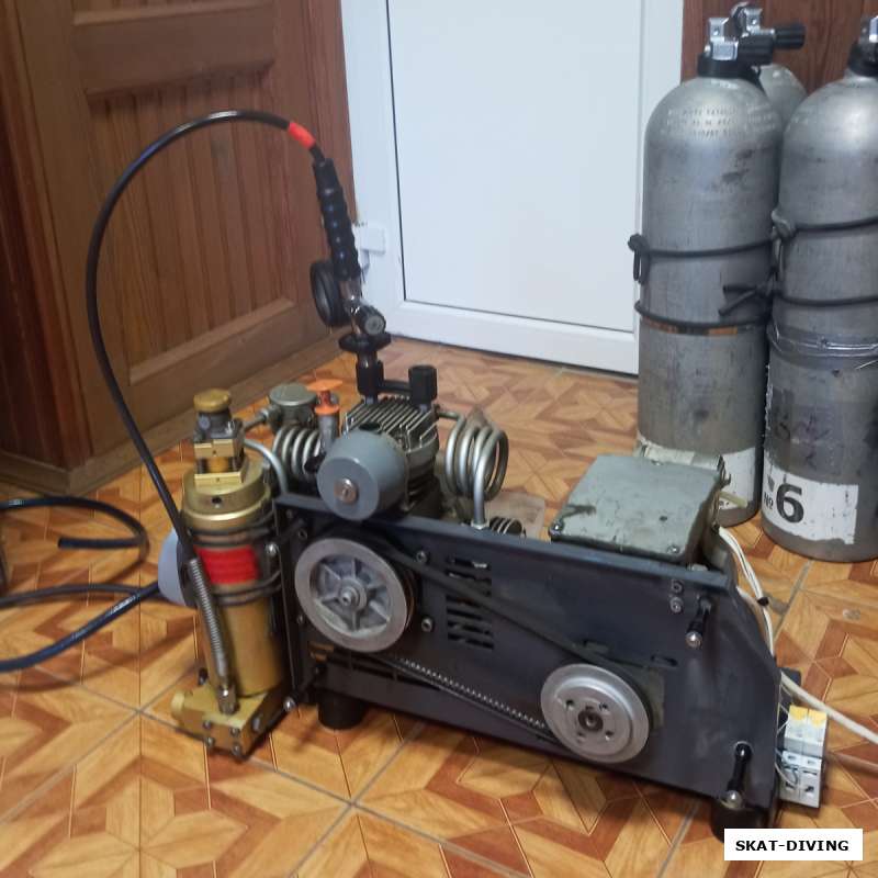 Клубный электрический компрессор BAUER JUNIOR II ищет новый дом за 49000 рублей