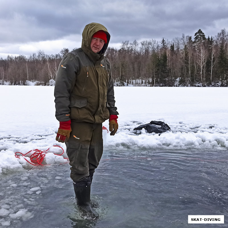 Шукста Игорь, очень помог качественным раскатыванием льда вокруг майны, страховать было одно удовольствие...