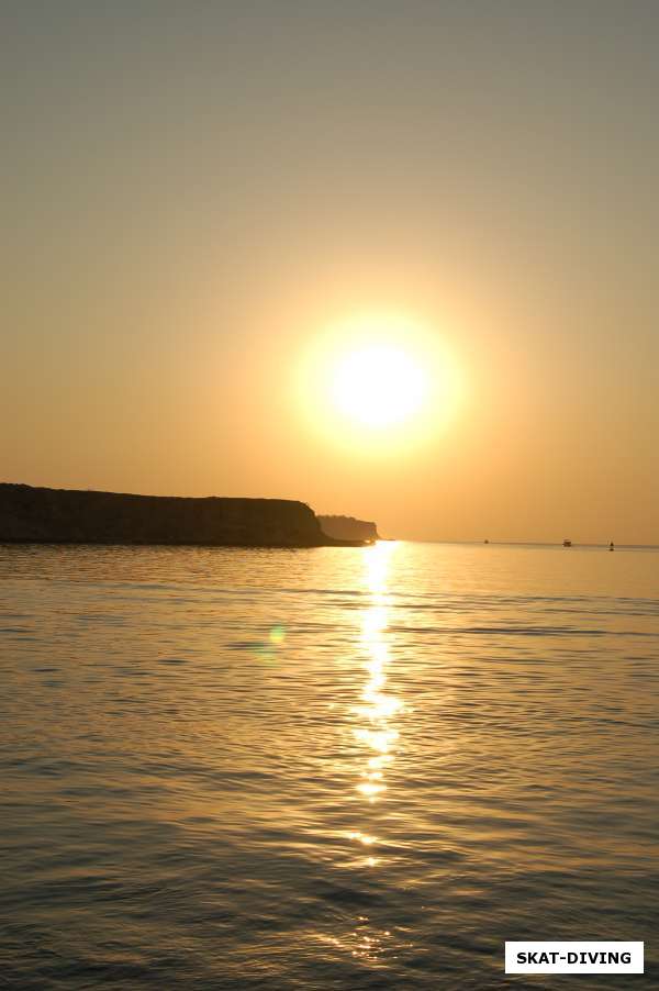 закат у побережья египетского Шарма