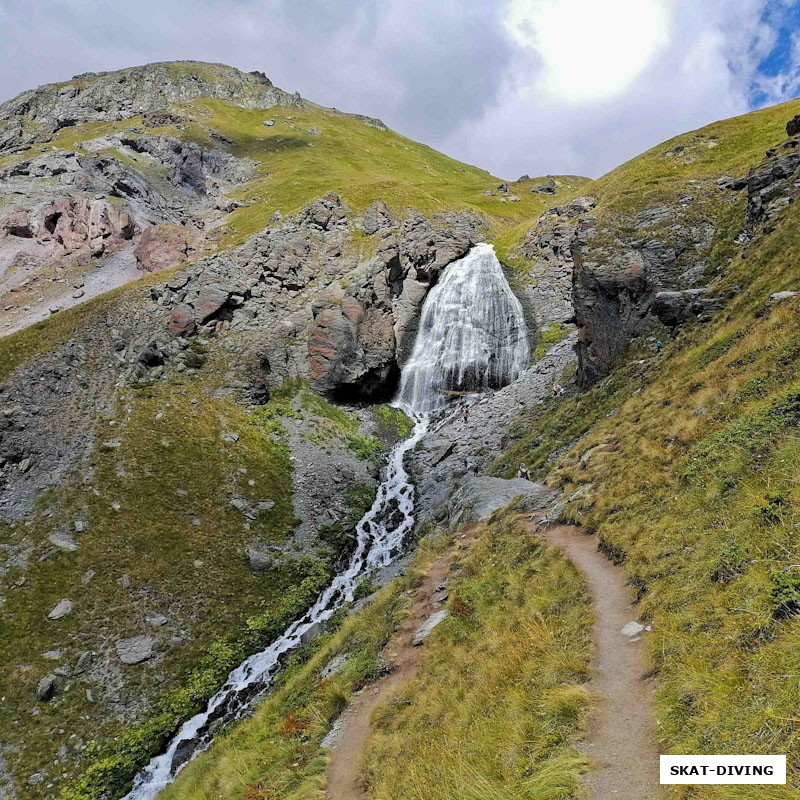 Водопад "Девичьи Косы" - один из красивейших водопадов Кавказа