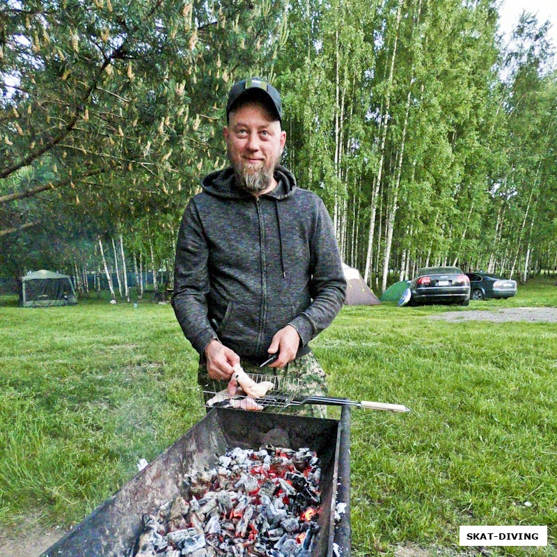 Шукста Игорь, взял шефство по приготовлению добытого сомика, надо сказать, все кто его попробовали были в восторге