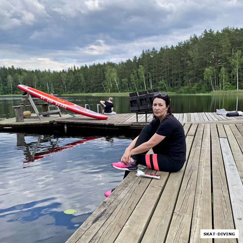 Полякова Елена, на базе можно и нужно брать с собой сапборд, прокатиться на нем по лесному озеру - кайфушки!