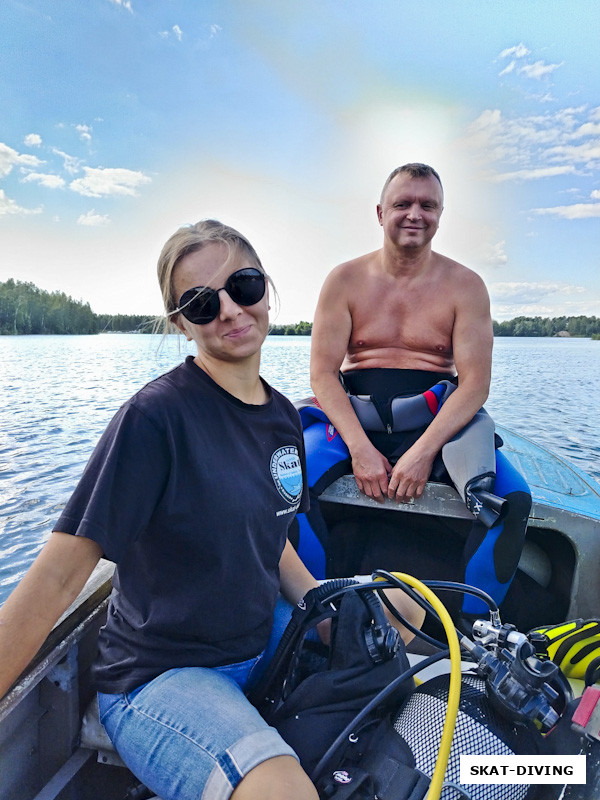 Романова Софья, Белодед Александр, Софья помогала с фото для этого отчета, тот редкий случай, когда телефон взял в руки муж. По поводу свечения над головами, все вопросы к телефону