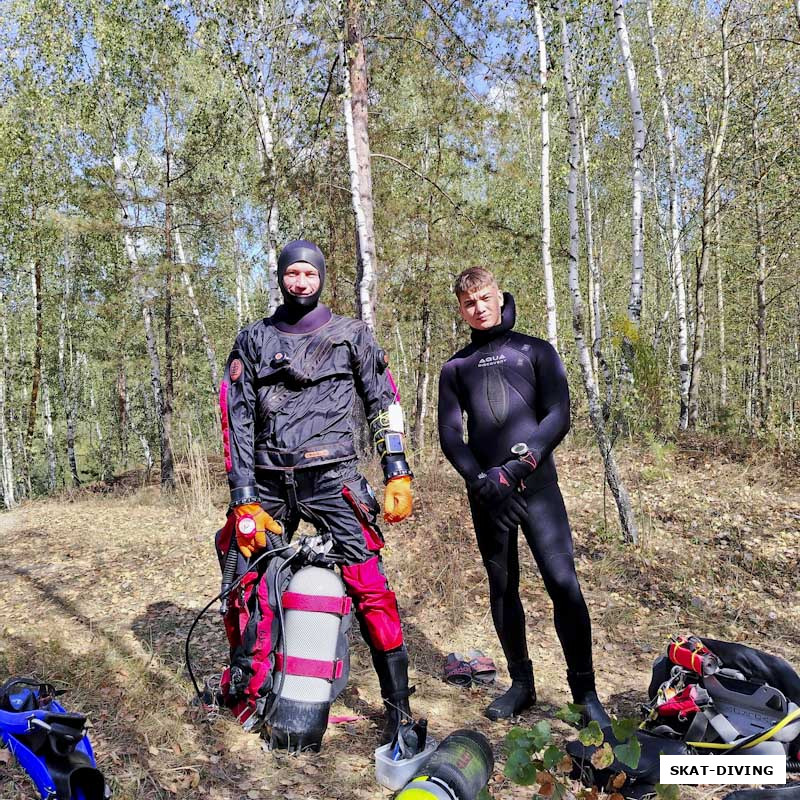 Волков Андрей, Волков Михаил, наконец-таки добрались до водоема, странно, что льда не стали дожидаться