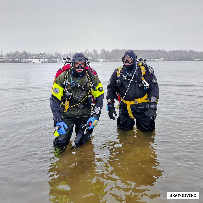 Федорук Дмитрий, Филиппов Родион, студенты курса "Advanced EANx Diver" привыкают к новым для себя обстоятельствам