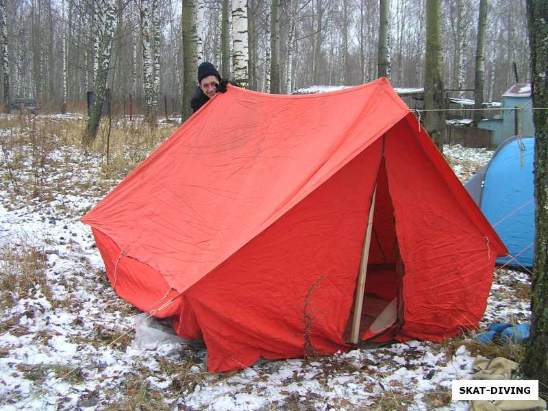 Сухомлинов Дмитрий, красная палатка