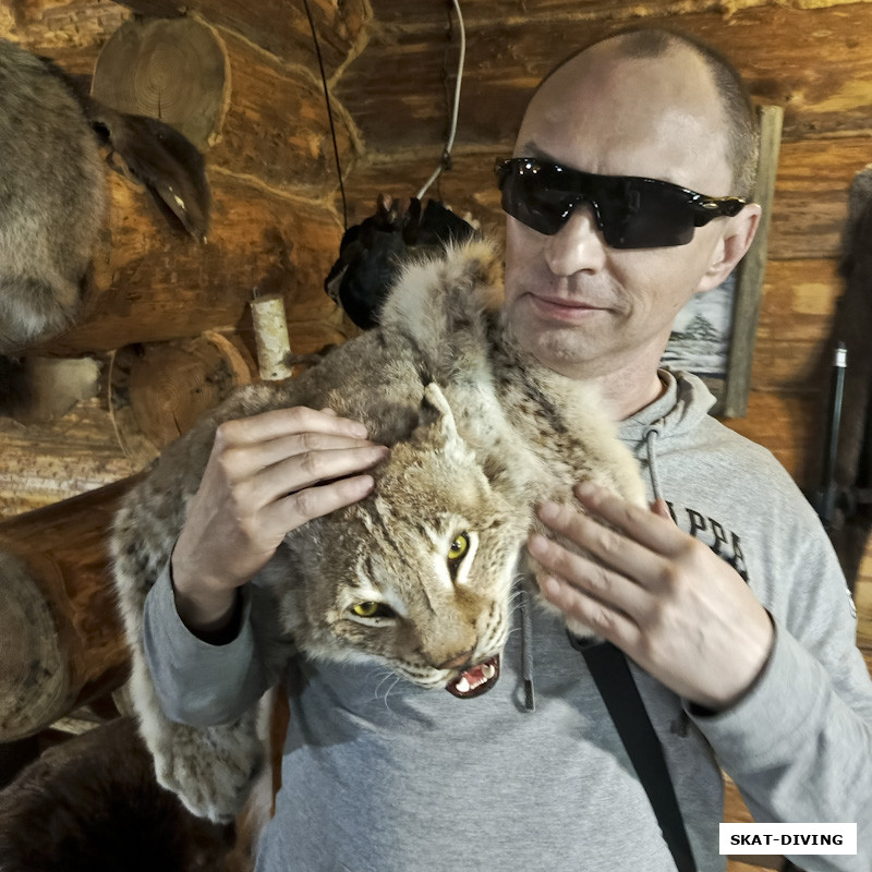 Кондратьев Павел, хозяин базы - охотник, отсюда и элементы оформления