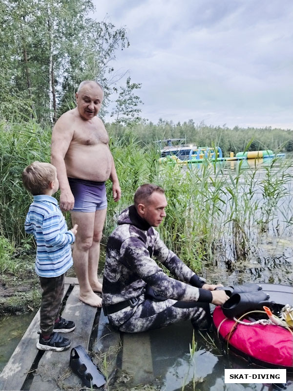 Романов Павел, Платоненков Юрий, Пасконный Илья, первыми в воду отправились именно фридайверы, провожали всем лагерем
