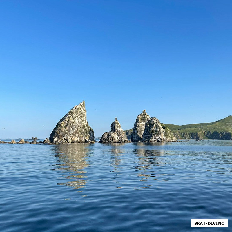 Остров Путятин - пять пальцев торчащих из моря, там же лежбище сивучей и нерп