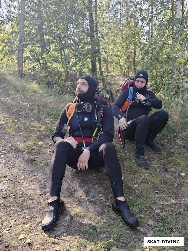 Романов Артем, Алешин Руслан, присели на подводную дорожку