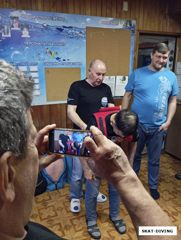 Барковский Сергей, хорошо мы не в Европе и это фото - просто фрагмент оказания первой помощи