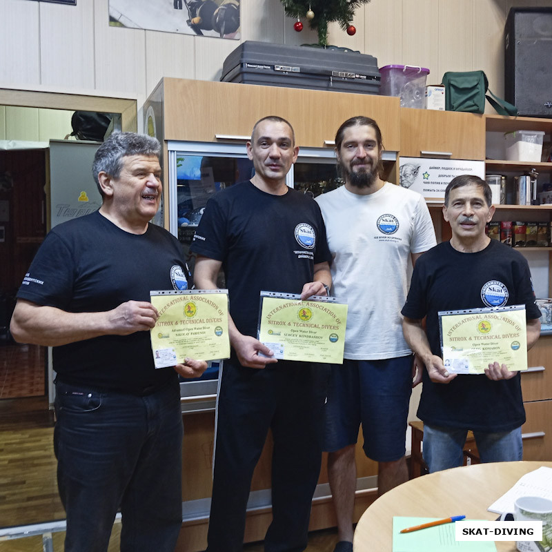 Парфенов Николай, Кондрашов Сергей, Романов Артем, Комаров Олег, было и вручение сертификатов в процессе семинара