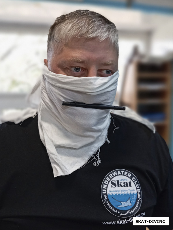 Шукста Игорь, "Мы - бандито-гангстерито, Мы кастето-пистолето, o yes!"