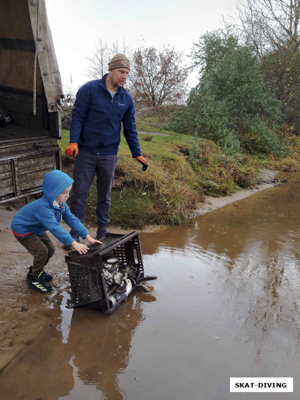 Романов Павел, Леонов Дмитрий, рыба приехала из курской области, рыбхоз "Голубая Нива"