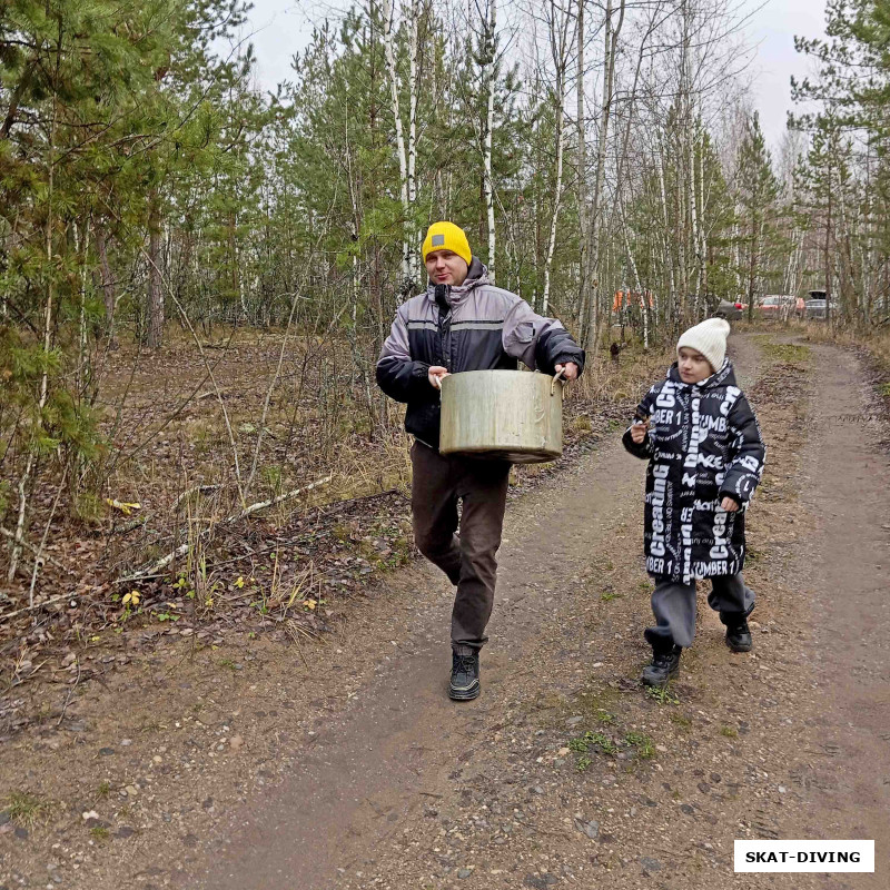 Изотко Артем, Изотко Александра, что это они несут по лесу?