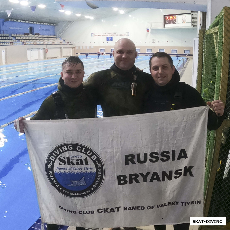 Сенчуров Дмитрий, Изотко Артем, Прозоров Максим, Хорошее настроение после сдачи теории преобразило новобранцев в подводных охотников для прохождения практики в нашем любимом бассейне