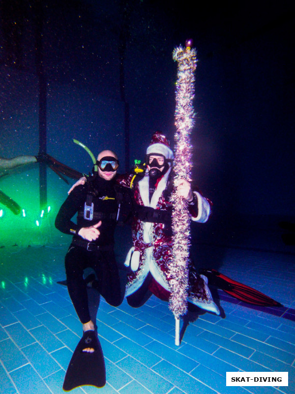 Балакин Александр, трудно даже посчитать, скольких за этот вечер пришлось приобнять нашему символу нового года