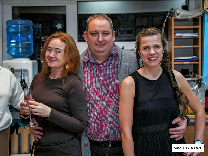 Кузина Елена, Филиппов Родион, Филиппова Людмила, нас бы в ОАЭ, да Родион?