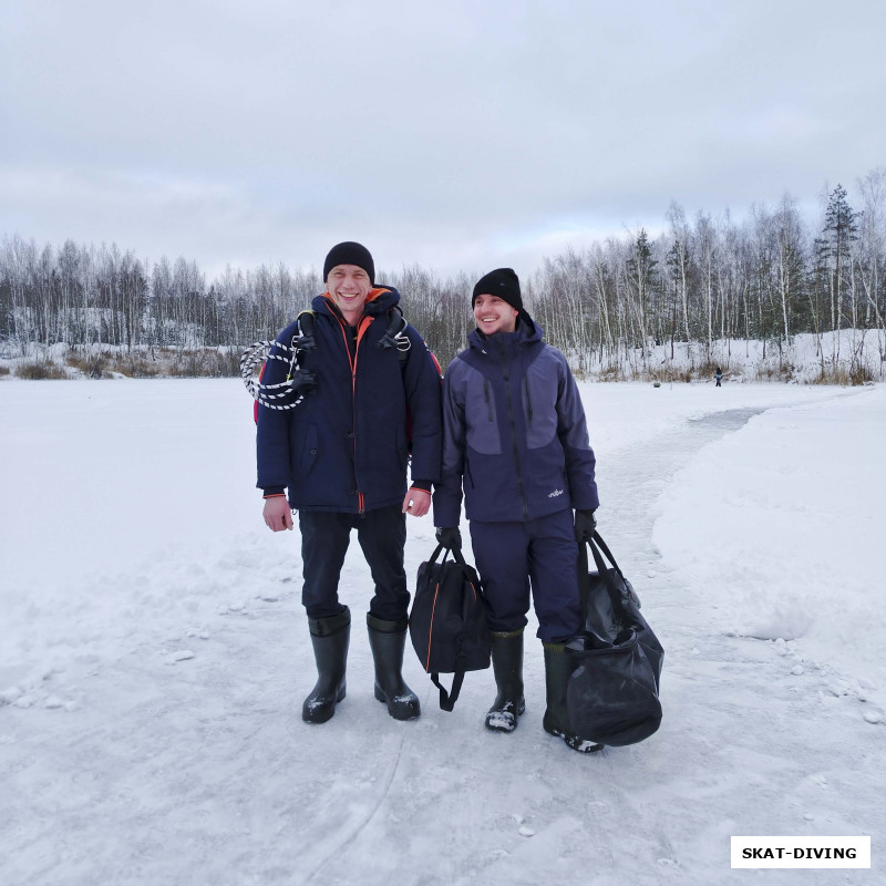 Волков Андрей, Федорук Дмитрий, вот с таким лицом нужно тащить снаряжение на лед, берите пример