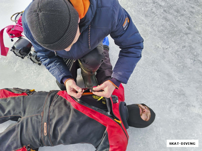 Романов Артем, ну вот накупят себе игрушек, а инструкцию читать не хотят