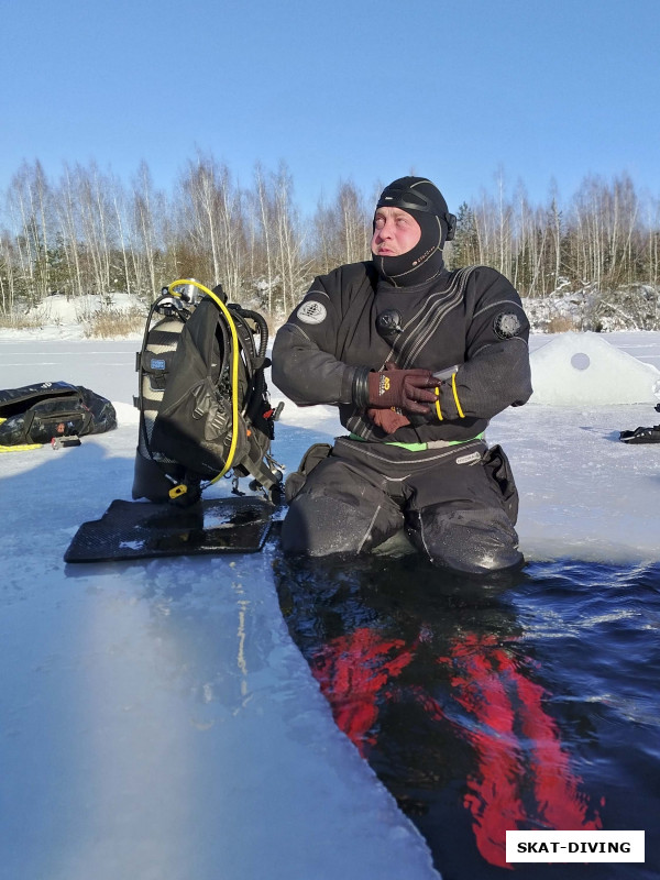 Мармылев Александр, если красные ласты добавить к черному костюму, какого цвета получатся перчатки?