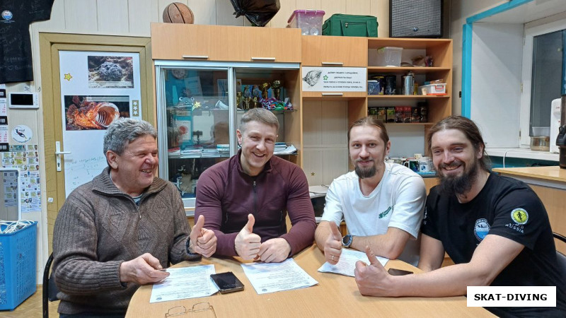 Парфенов Николай, Куськин Игорь, Ветров Евгений, Романов Артем, а то пади в гидрокостюмах и не узнаете героев экзамена