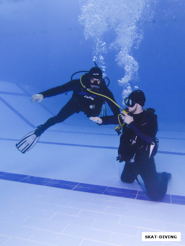 Шевченко Андрей, Сенченков Роман, умение воспользоваться альтернативным источником для дыхания, дабы избежать аварийного выхода