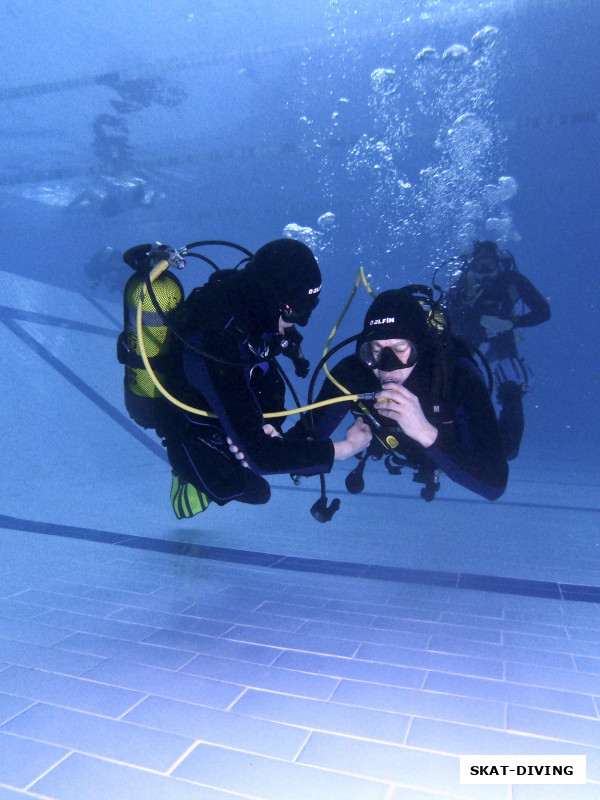 Федоров Иван, Красовский Владлен, когда тебе и длину шланга не дали и рукой левой не придерживают, ведь ее попросту нет