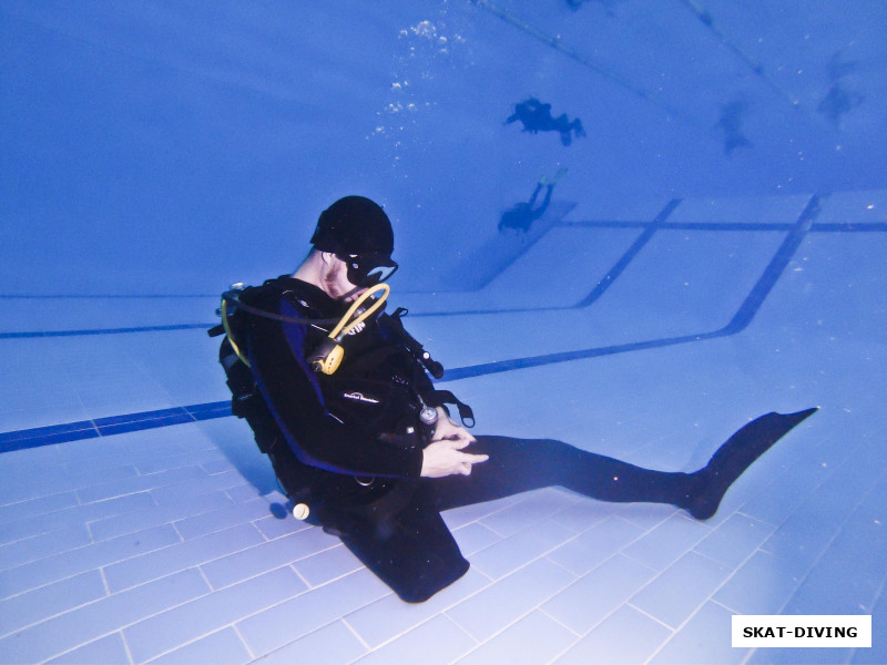 Сенченков Роман, для людей с инвалидностью приходится видоизменять традиционные стойки во время демонстрации навыков