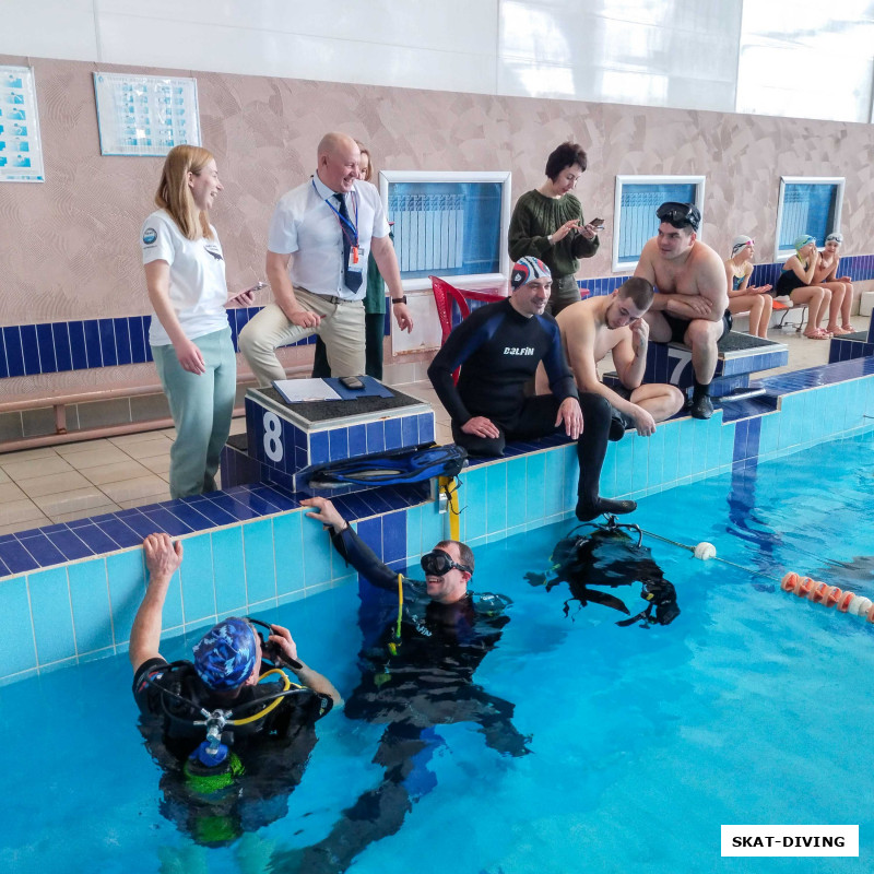 Все проходило в дружественной атмосфере, и судьи, и участники, и зрители не только волновались, но и вдоволь посмеялись