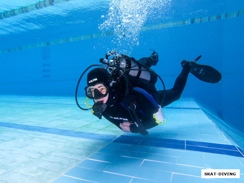 Герцик Валентин, на самом деле фото сделано во время плавания по круг без ремешков ласт, вот и они порвались