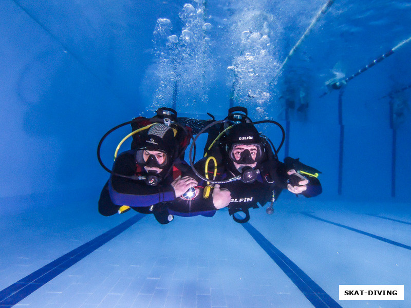 Кульбаков Максим, Герцик Валентин, это не фото из европейского парка, это - помощь напарнику с неисправным BCD
