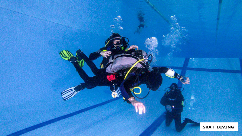 Вокрячко Сергей, когда инструктор попросил растягнуть участникам семинара их баллоны