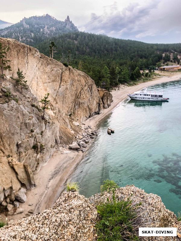 Если немного отойти от места швартовки корабля, можно сделать вот такое фото