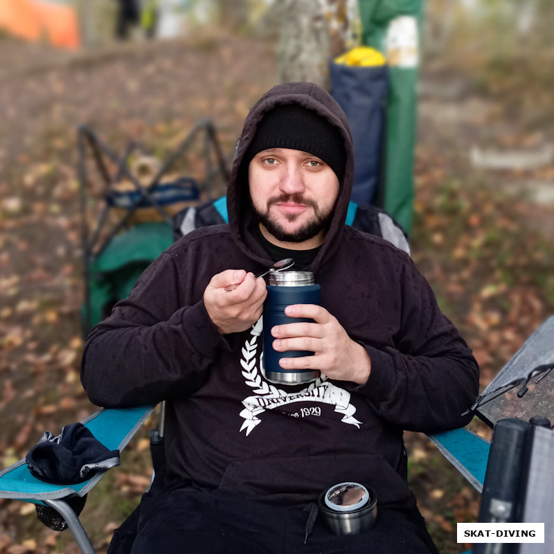 Лысов Дмитрий, из положенных по стандарту "DIVE - EAT - SLEEP" Дмитрий на выезде не реализовался только в последнем