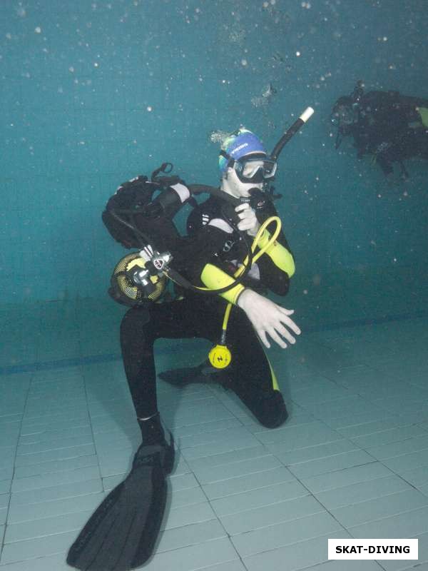 Гришутин Егор, одевание SCUBA под водой
