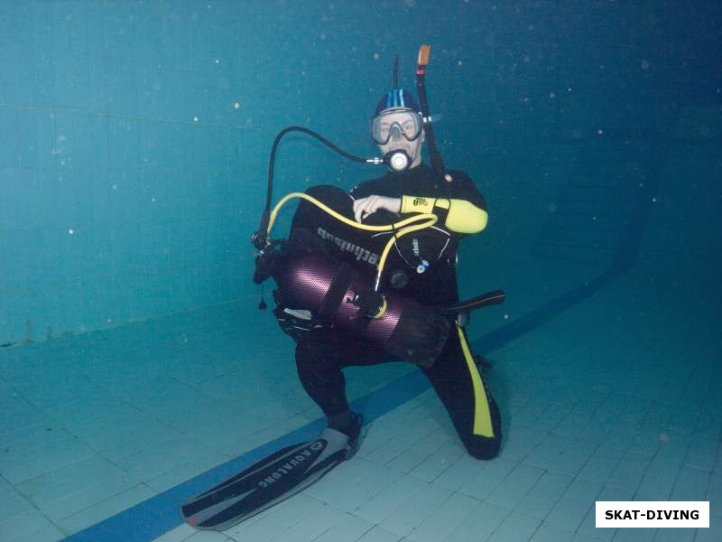 Васюткин Сергей, снимание и одевание SCUBA под водой