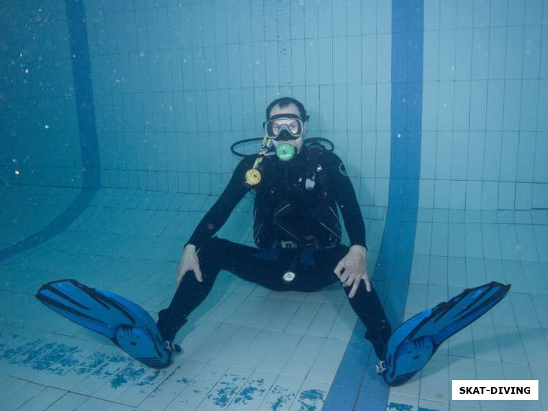 Леонов Дмитрий, на глубокой части бассейна иногда хочется сесть и перевести дыхание