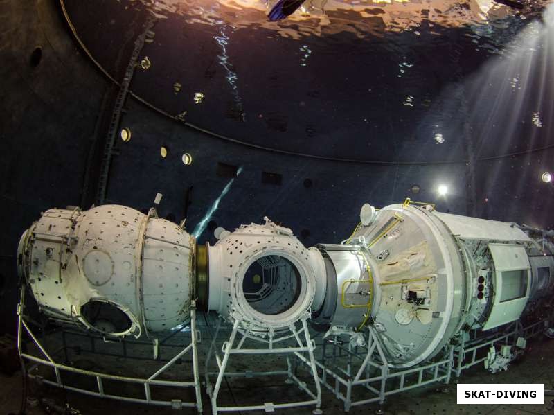 Подводная космическая станция готова принять гостей