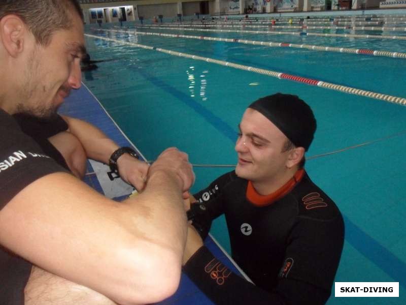 Кондратович Алексей, пролежал в воде 5 минут, одну секунду и 77 сотых секунды, а далее с улыбкой на лице выполнил протокол. Такого не ожидал никто. Первое место!