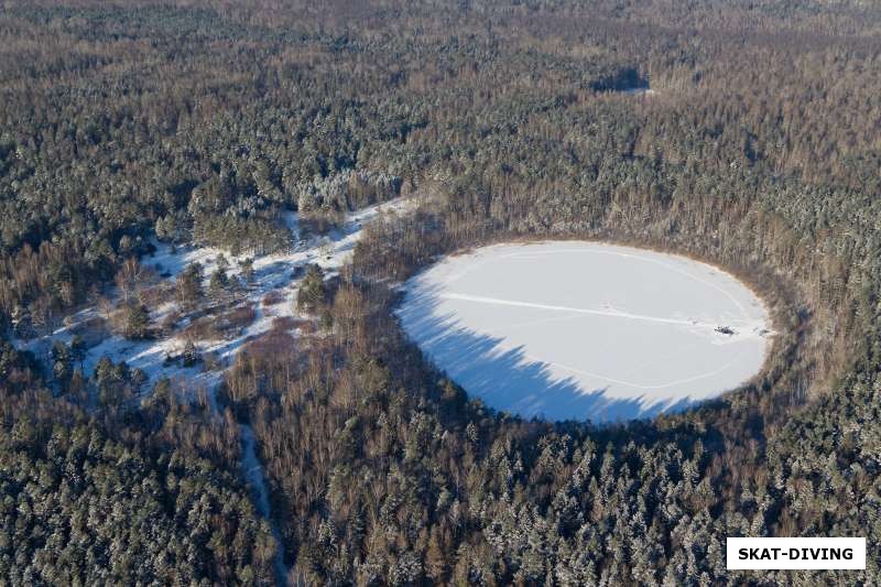 Еще есть вопросы, почему озеро называется круглым?