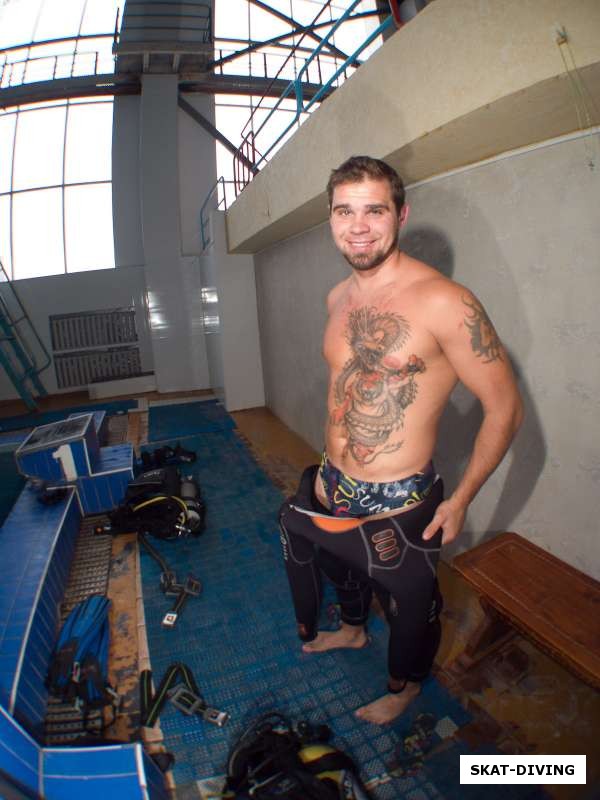 Дьячков Сергей, иногда тело аквалангиста украшает не только гидрокостюм