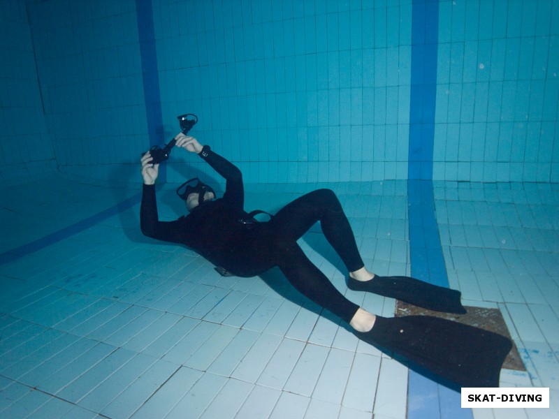 Ильюшин Дмитрий, снимает на камеру подводные события, акваланг ему не нужен