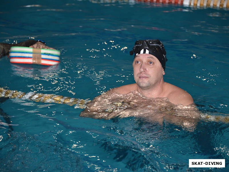 Щитов Михаил, спортсмен из Костромы проплыл 70 метров в ластах