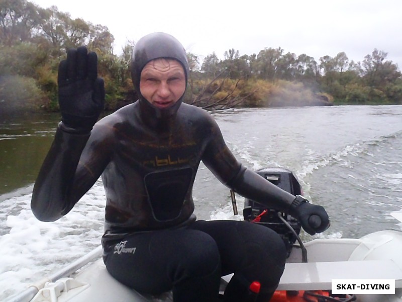 Тимошенко Юрий, для передвижения на лодке, ГОЛЫЙ костюм предпочтительнее