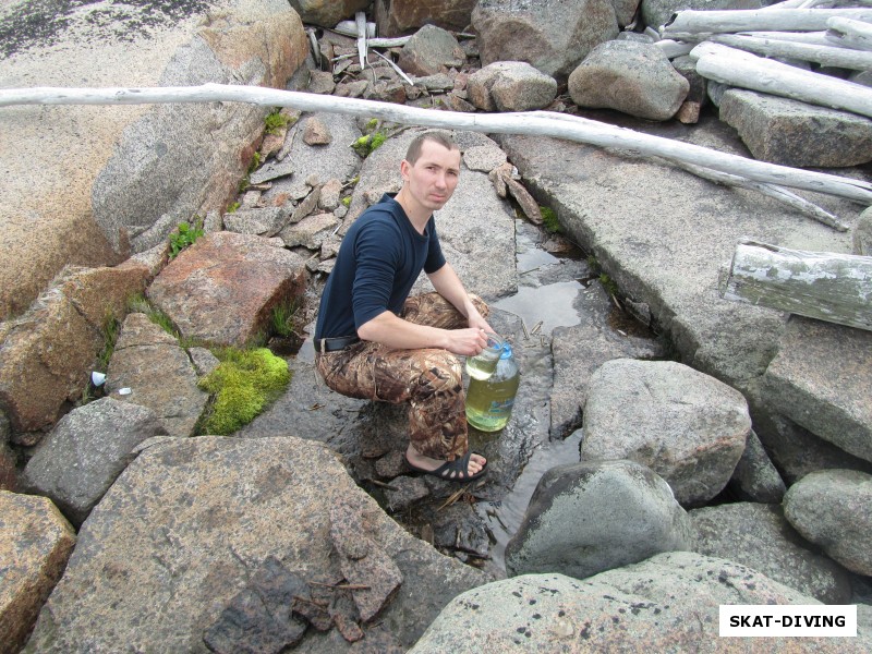 Николаенков Сергей, для приготовления еды использовалась дождевая вода, которая скапливается в скальных углублениях