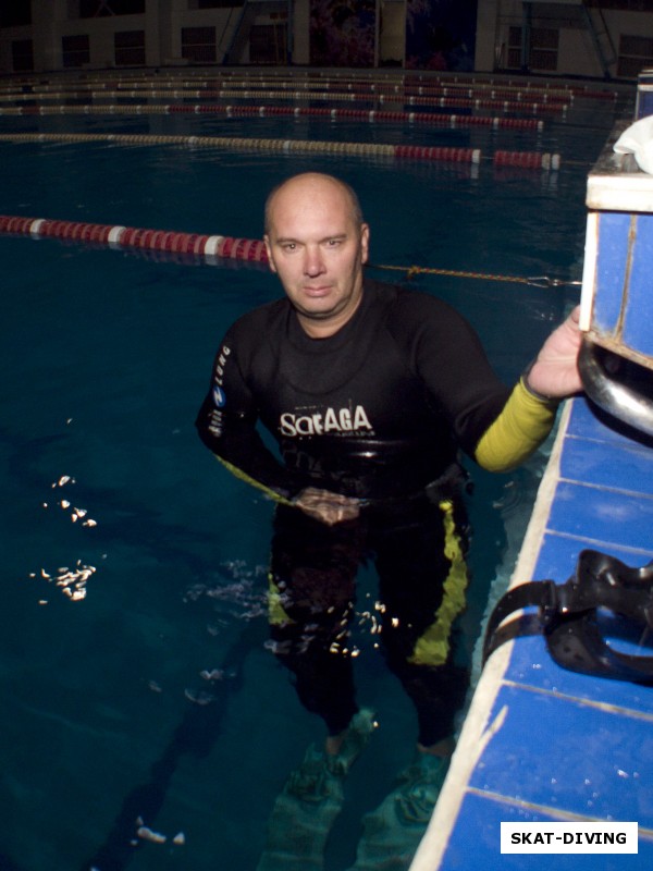 Кондратович Валерий, на задержке дыхания пронырнул бассейн, дистанция 50 метров