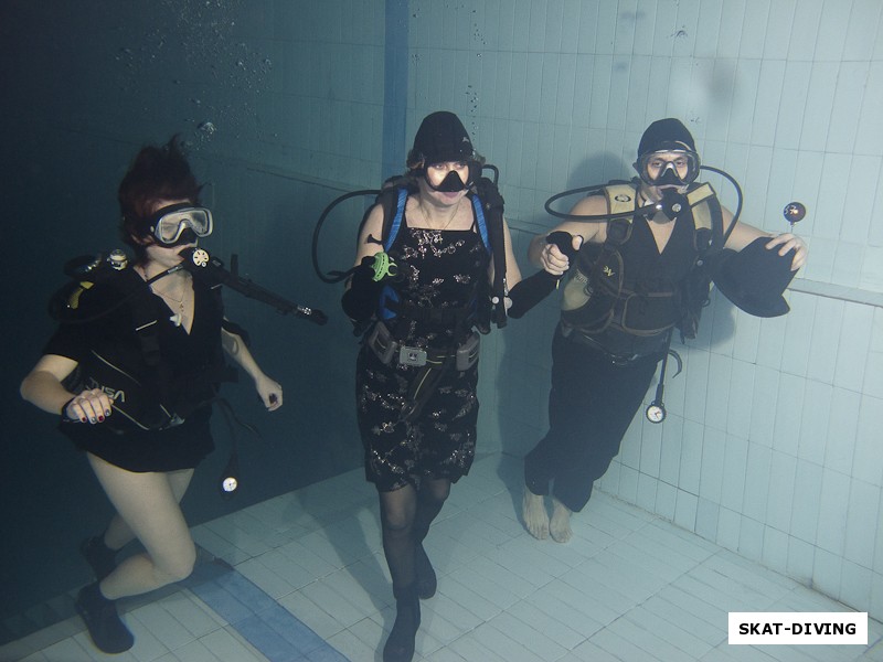 Иванова Александра, Зайцева Елена, Погосян Артем, подняли планочку празднования Нового Года под водой на новый уровень, ожидаем битву костюмов в следующем году