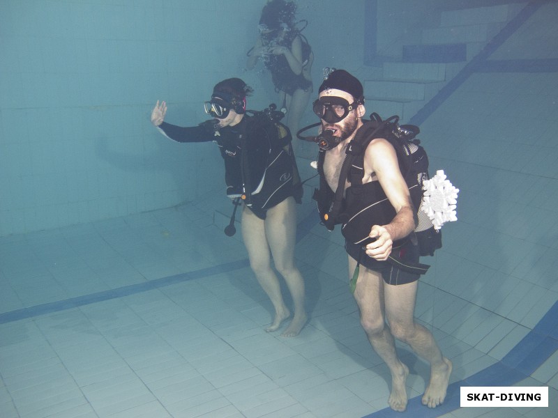 Самородова Наталья, Ильюшин Сергей, впервые под воду ходили группами по пять человек (мини коллективами), это добавило праздничности и динамики самому мероприятию